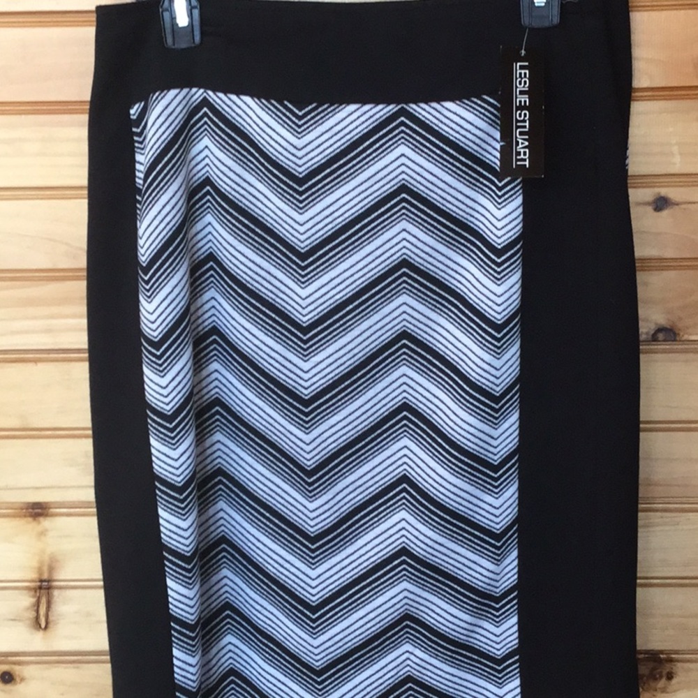 LESLIE STUART NWT skirt